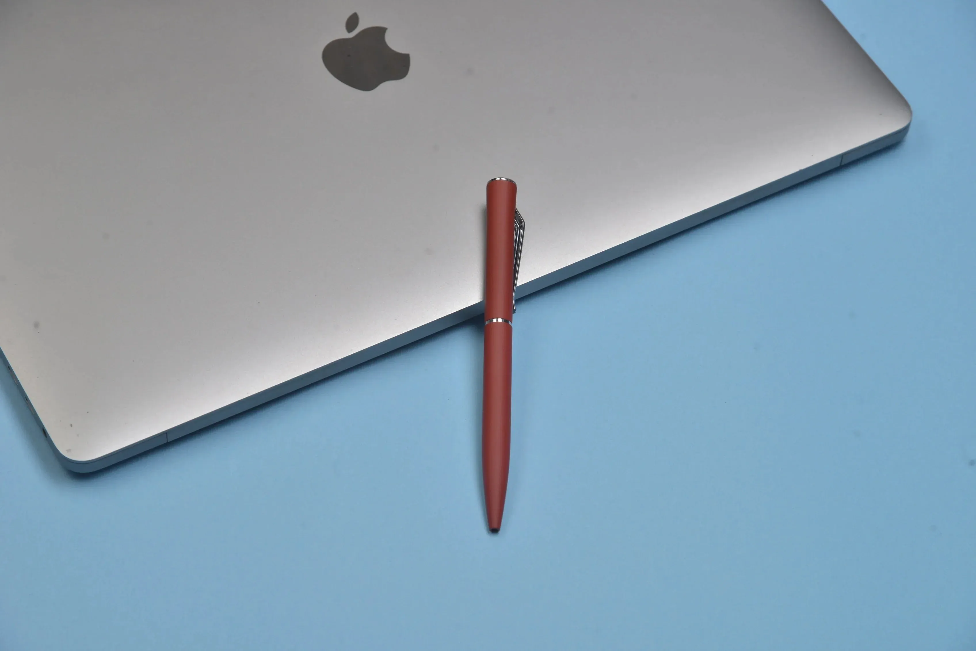Classy Hardcover Diary   Classic Metal Pen   Classy Leather Metal Keychain   Classy Card Holder - Brown