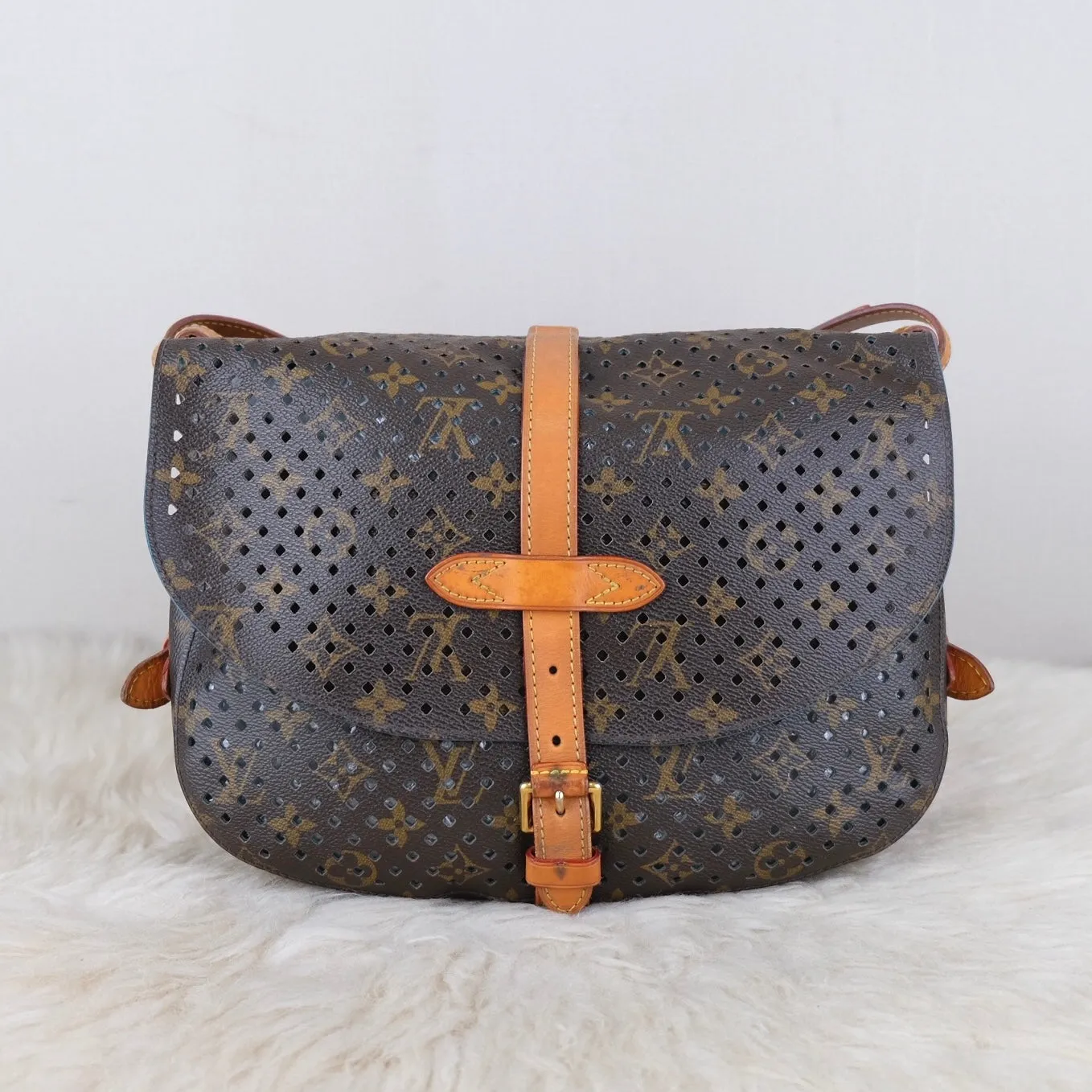 Perforated Monogram/Turquoise Saumur 30